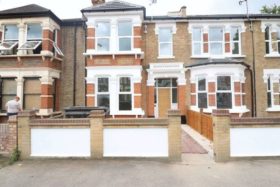 4 bedroom Semi-Detached to rent